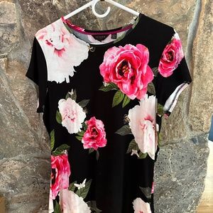 Ted Baker Alanyo Floral Top size 4 (large)